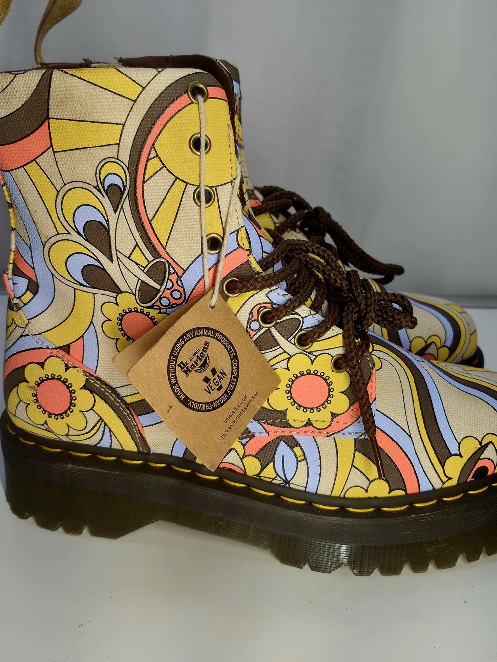 Dr. Martens Floral Psychedelic Yellow Multicolor Lace-Up Boots NWT - Picture 10 of 10